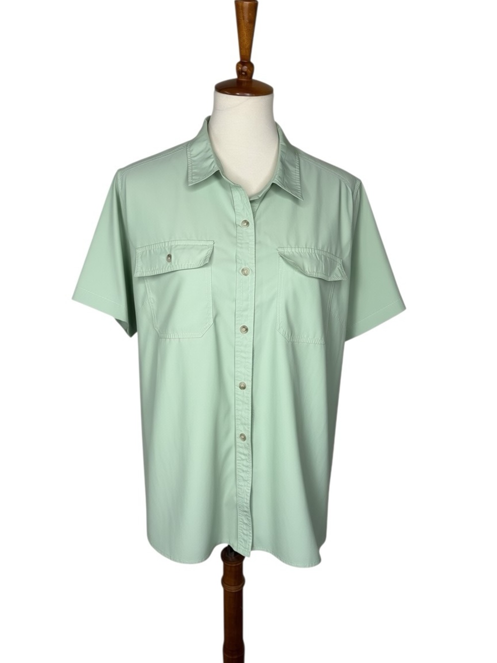 Eddie Bauer XL Mint Green Short Sleeve Button Front Outdoor Shirt